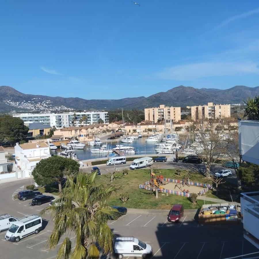 Atico Of 3 Rooms, Total 130M² Just For You With A 60 M² Terrace, Swimming Pool, Mountain And Marina View. Roses Luaran gambar